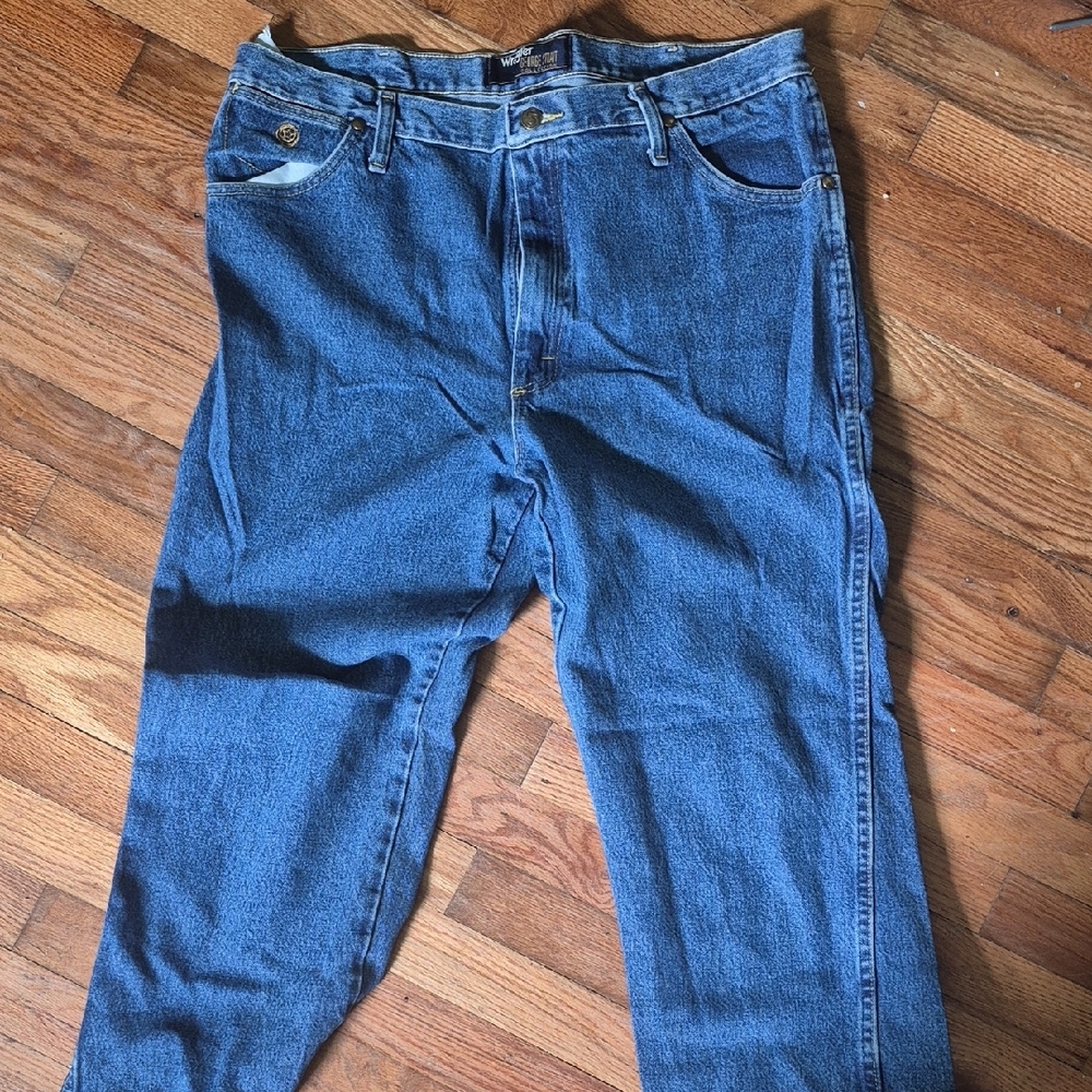 Wrangler Blue Relaxed Fit Jeans Classic Style
